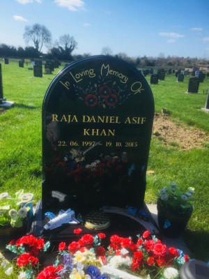 Islamic Headstones & Kerbed Memorial for Graves in London