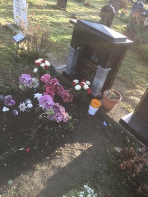 Islamic Headstones & Kerbed Memorial for Graves in London