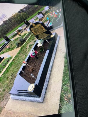 Islamic Headstones & Kerbed Memorial for Graves in London