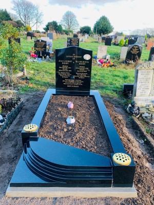 Islamic Headstones & Kerbed Memorial for Graves in London