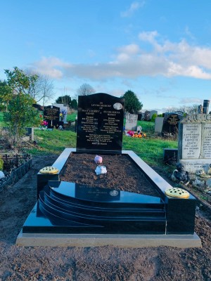 Islamic Headstones & Kerbed Memorial for Graves in London